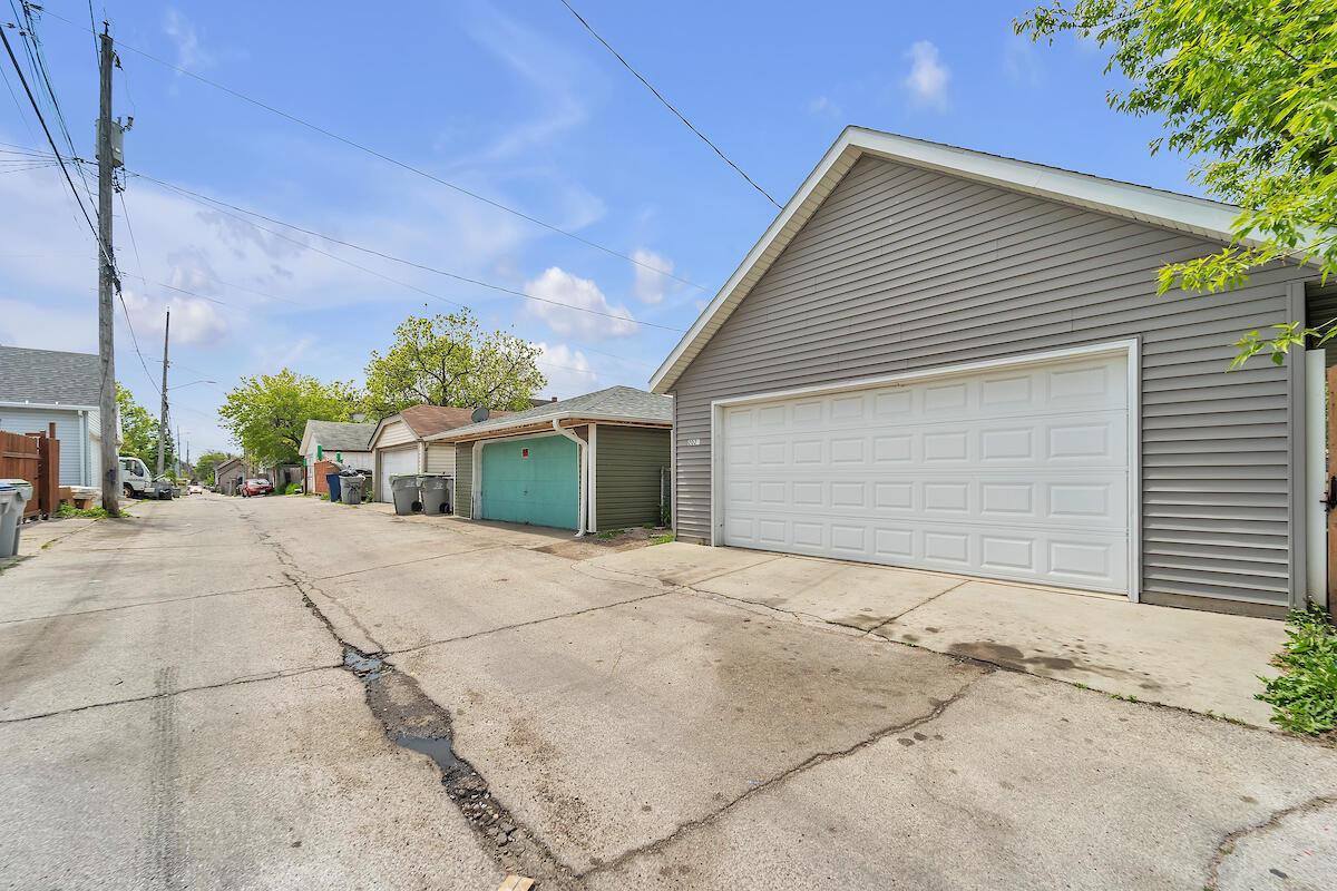 2026 S 14th STREET, Milwaukee, WI 53204