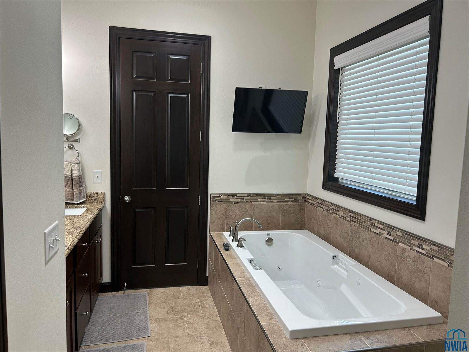 875 E Sawgrass Trail, Dakota Dunes, SD 57049