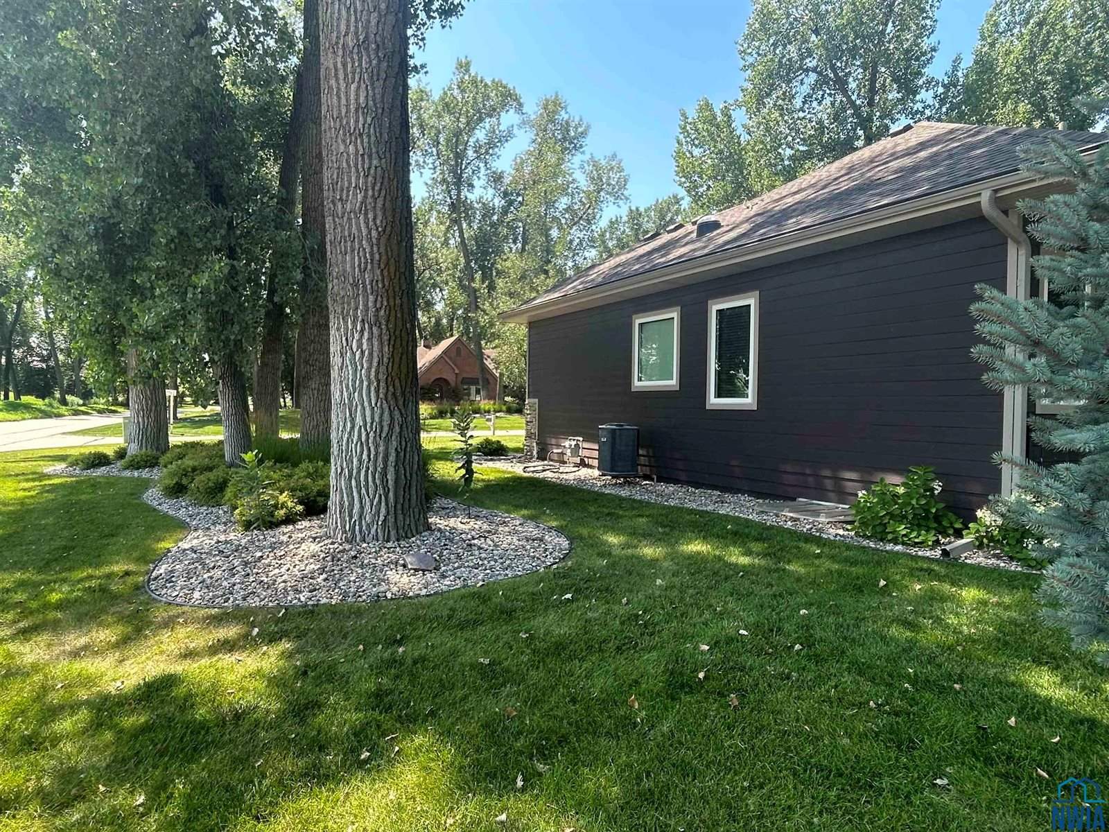875 E Sawgrass Trail, Dakota Dunes, SD 57049