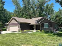 875 E Sawgrass Trail, Dakota Dunes, SD 57049