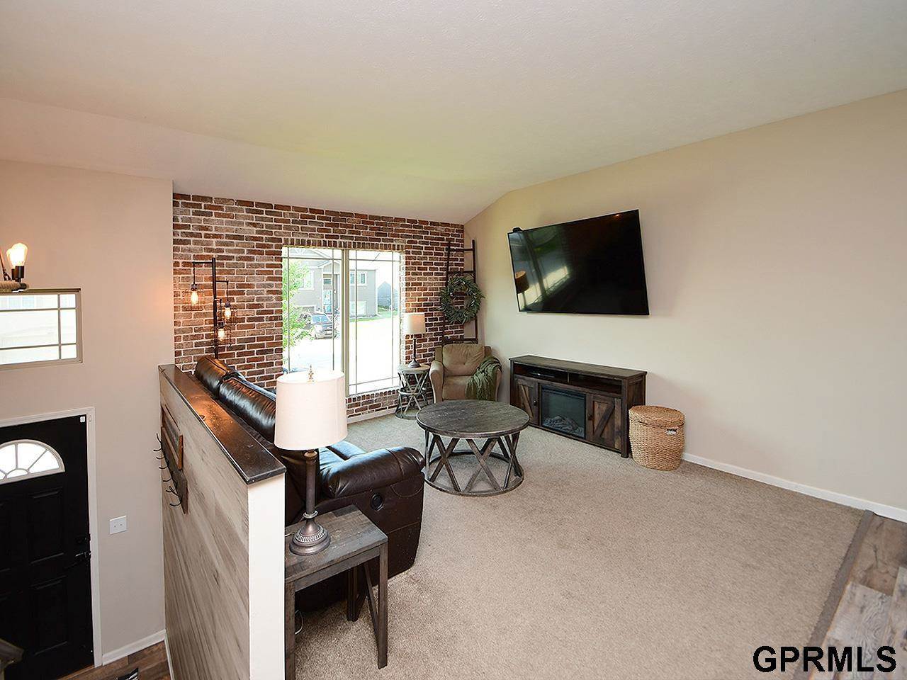 14602 Gilder Avenue, Bennington, NE 68007