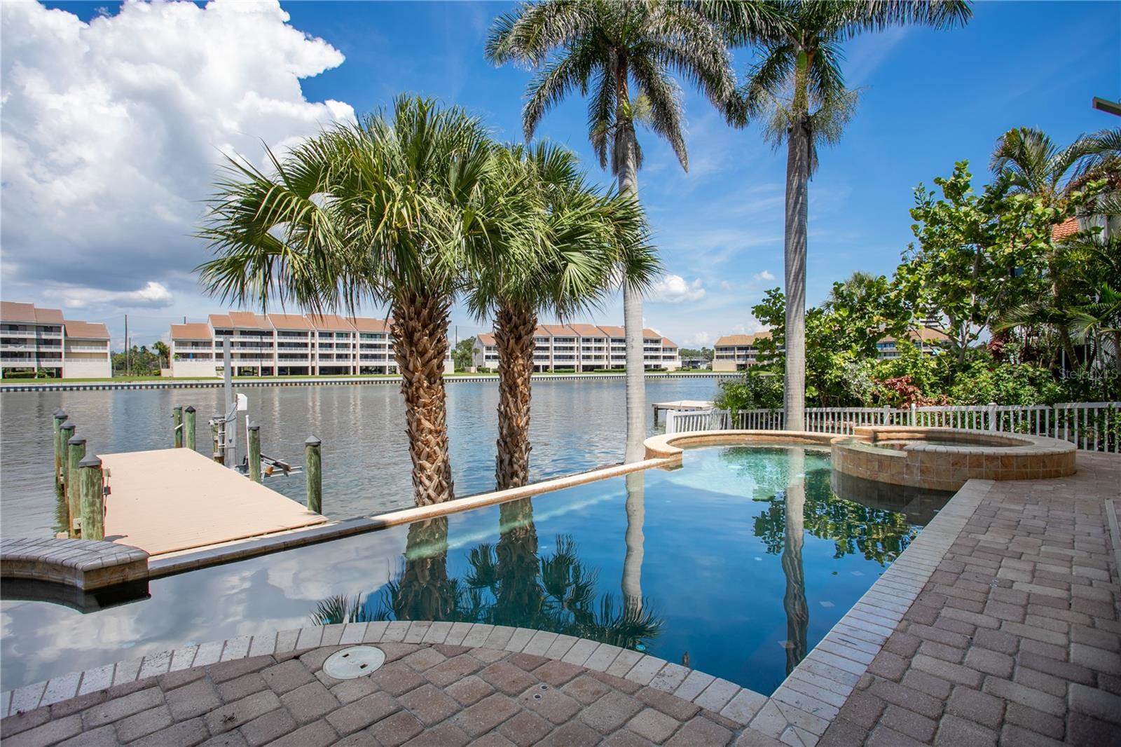 6109 S Pasadena Point Boulevard, Saint Petersburg, FL 33707