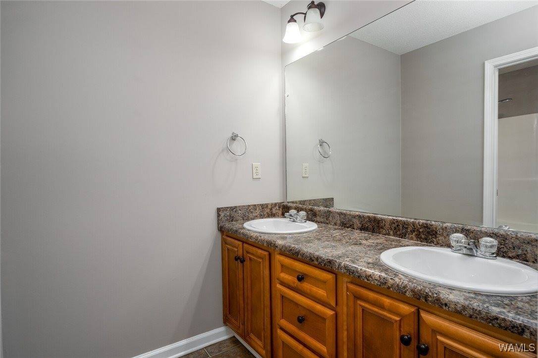 4615 Oak Meadow Divide, Northport, AL 35473