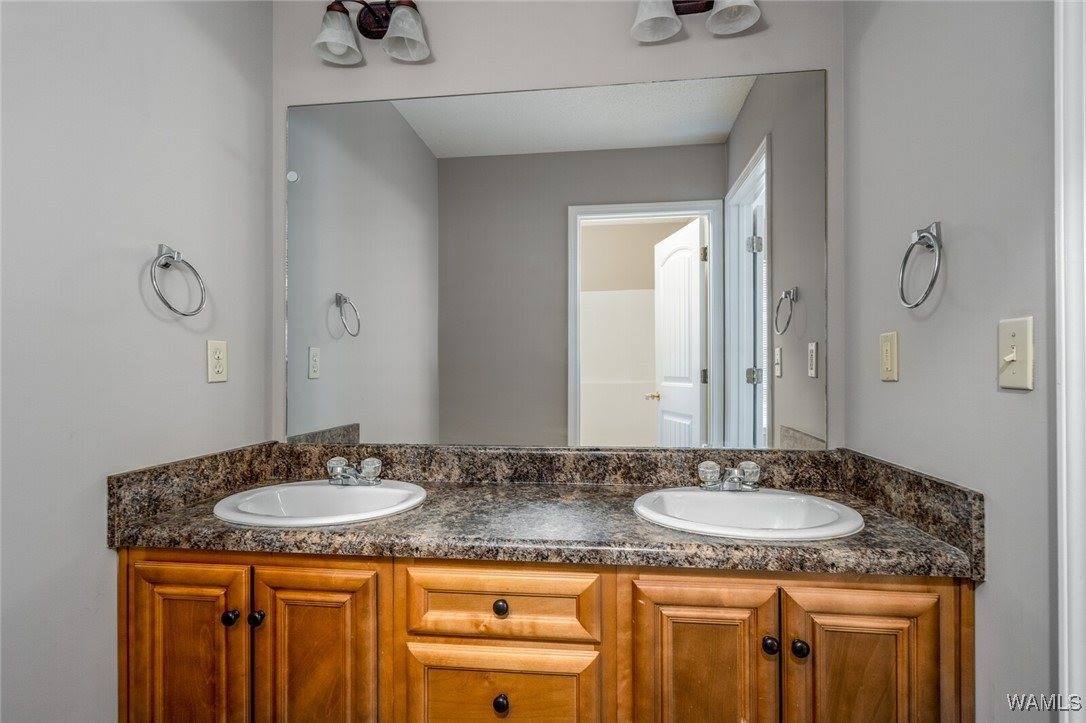 4615 Oak Meadow Divide, Northport, AL 35473