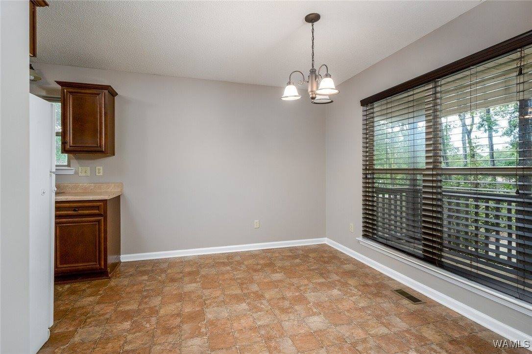 4615 Oak Meadow Divide, Northport, AL 35473