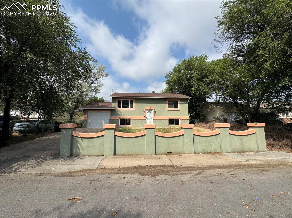 1116 Cambridge Avenue, Colorado Springs, CO 80906