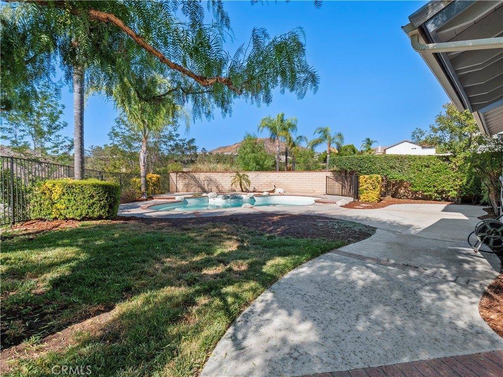 22325 Mandarin Lane, Saugus, CA 91390