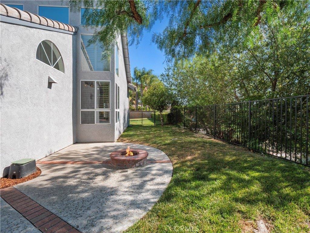 22325 Mandarin Lane, Saugus, CA 91390