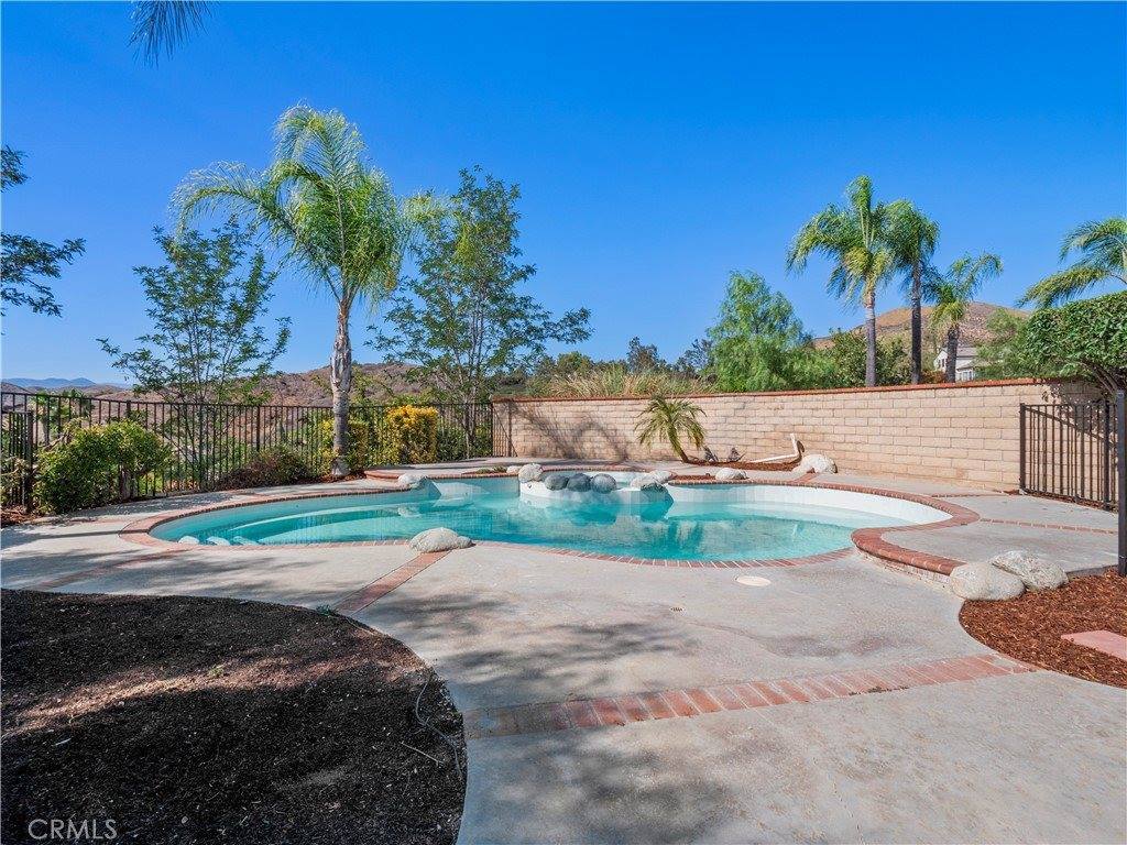 22325 Mandarin Lane, Saugus, CA 91390