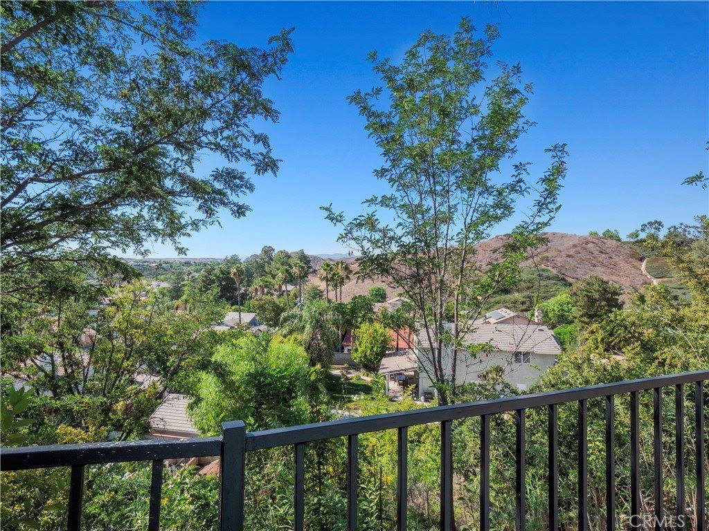 22325 Mandarin Lane, Saugus, CA 91390