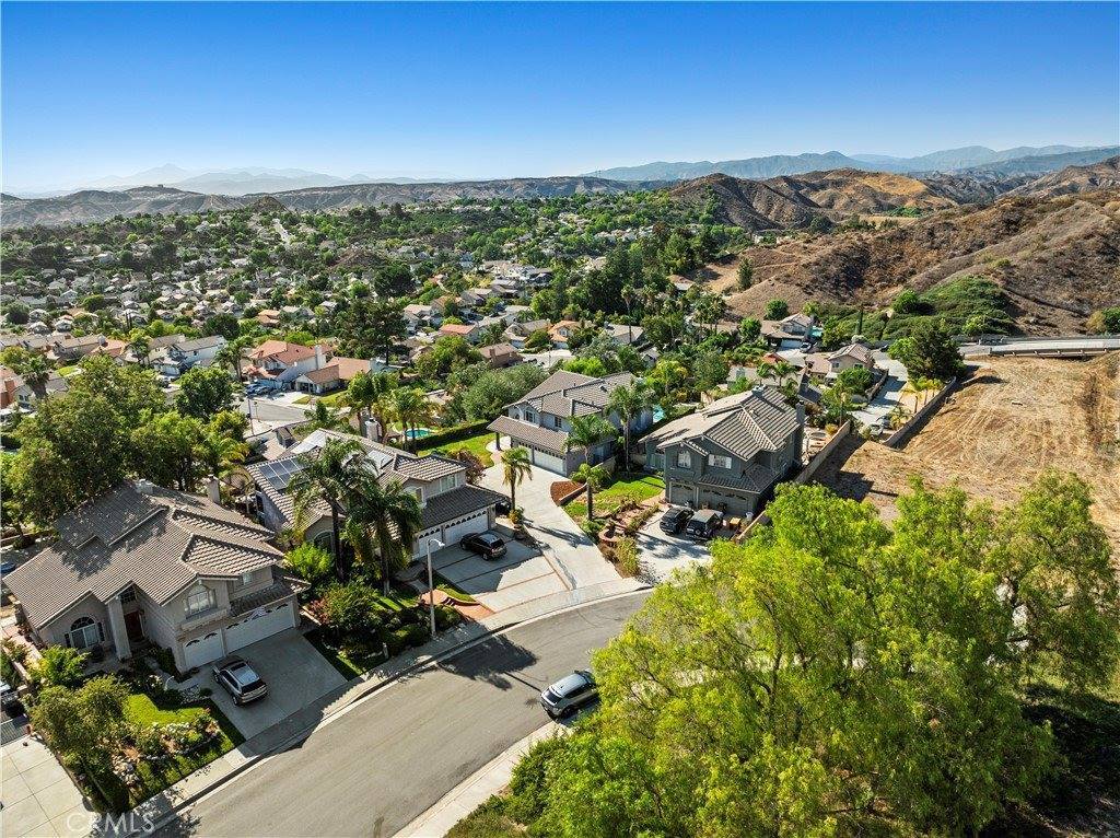 22325 Mandarin Lane, Saugus, CA 91390