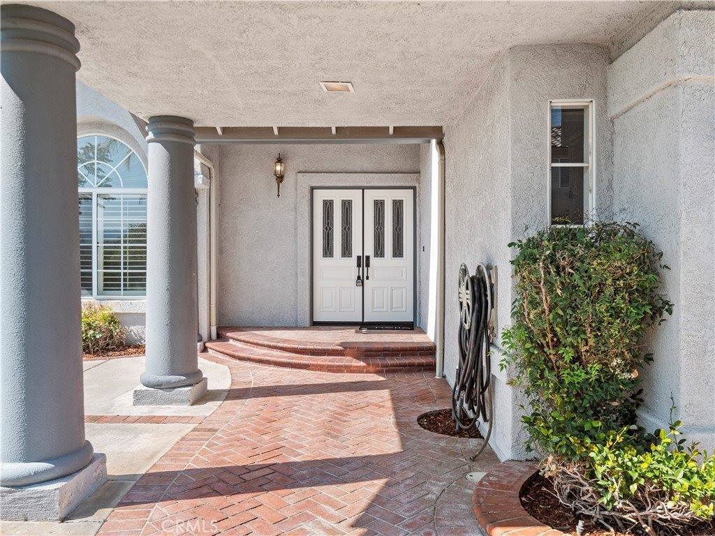 22325 Mandarin Lane, Saugus, CA 91390