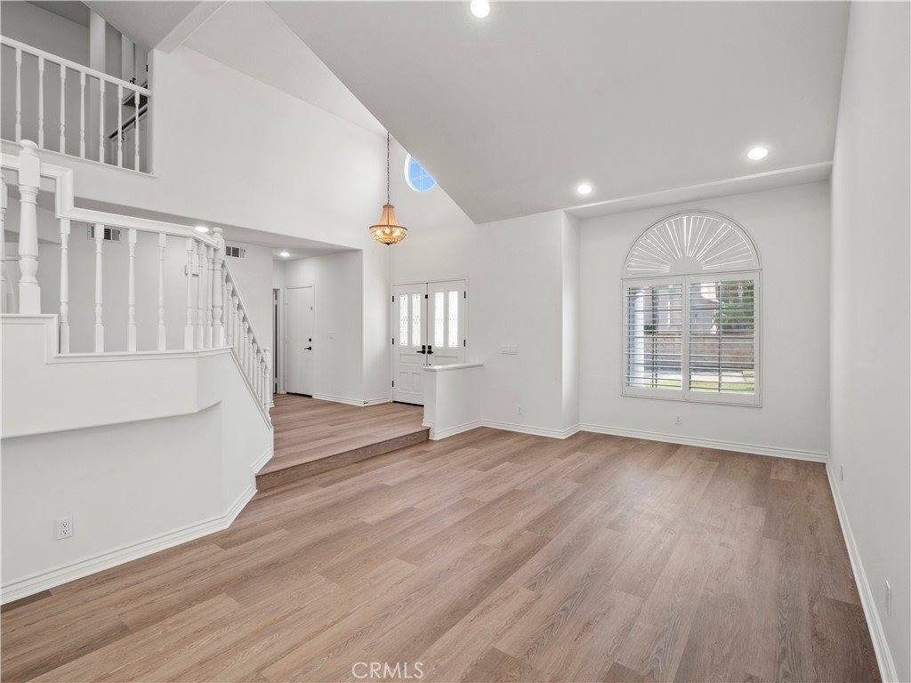 22325 Mandarin Lane, Saugus, CA 91390