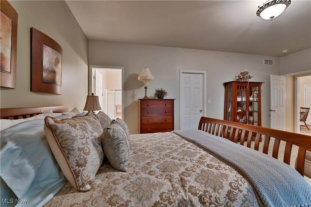 8 Hedgerow Place, New Middletown, OH 44442