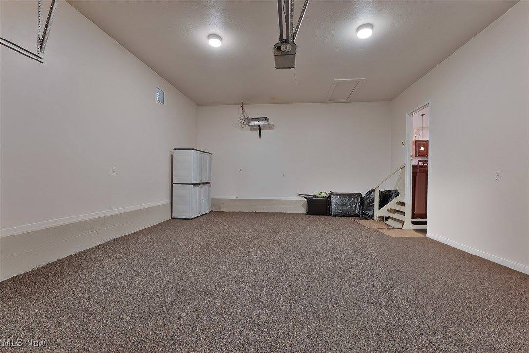 8 Hedgerow Place, New Middletown, OH 44442