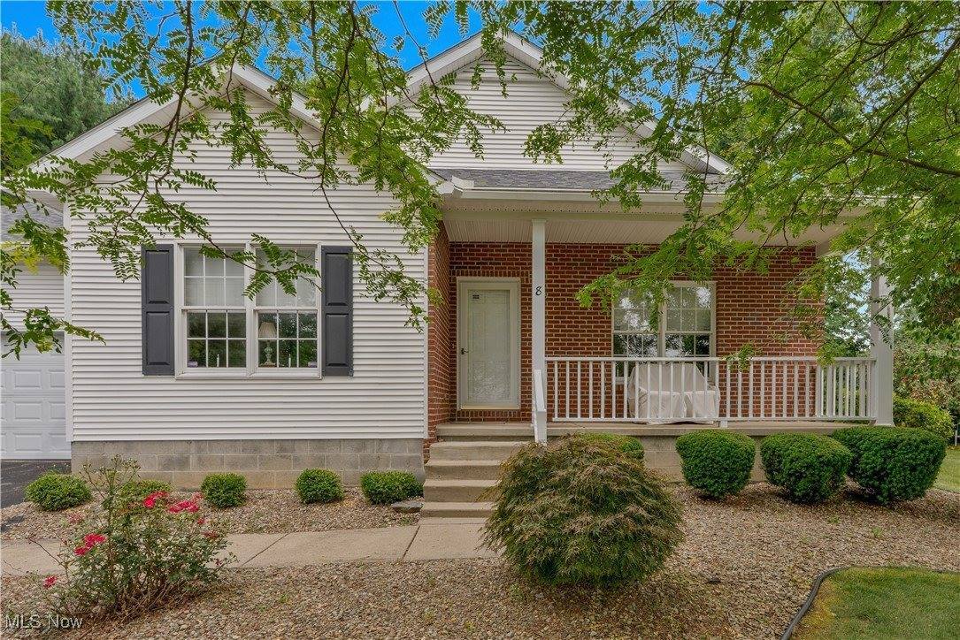 8 Hedgerow Place, New Middletown, OH 44442