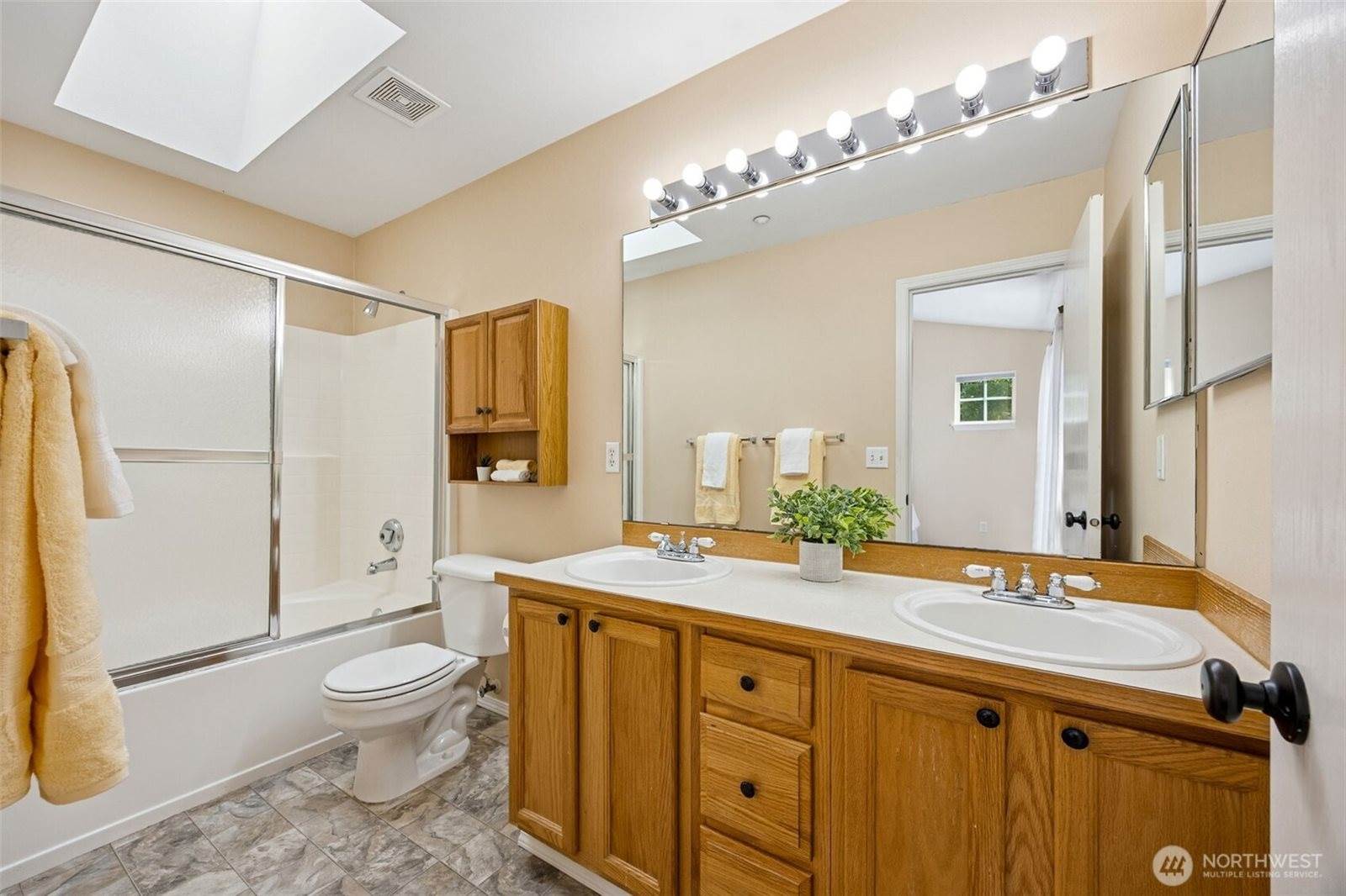 2144 McDonald Avenue, Dupont, WA 98327