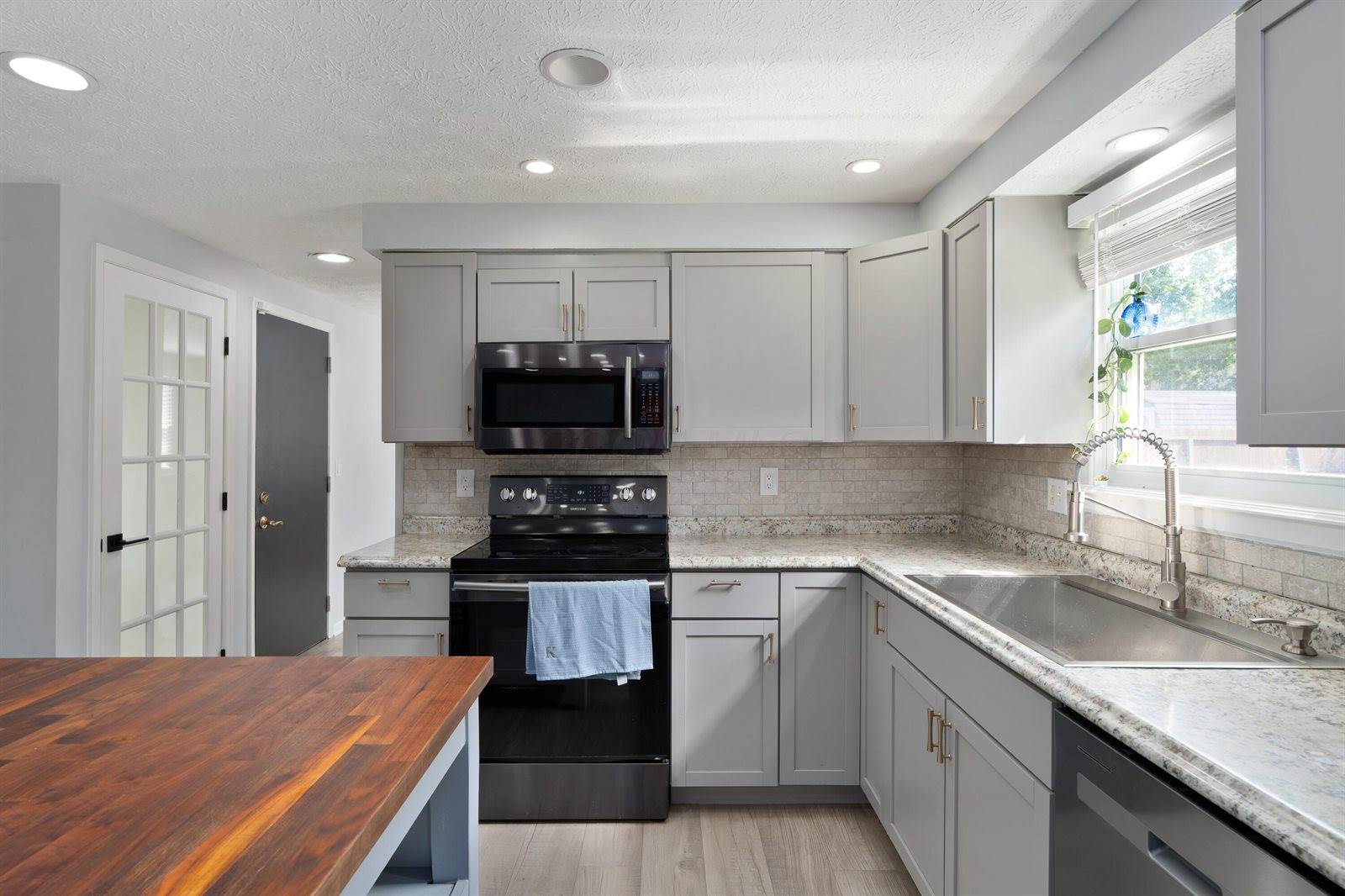 2178 Leah Lane, Reynoldsburg, OH 43068