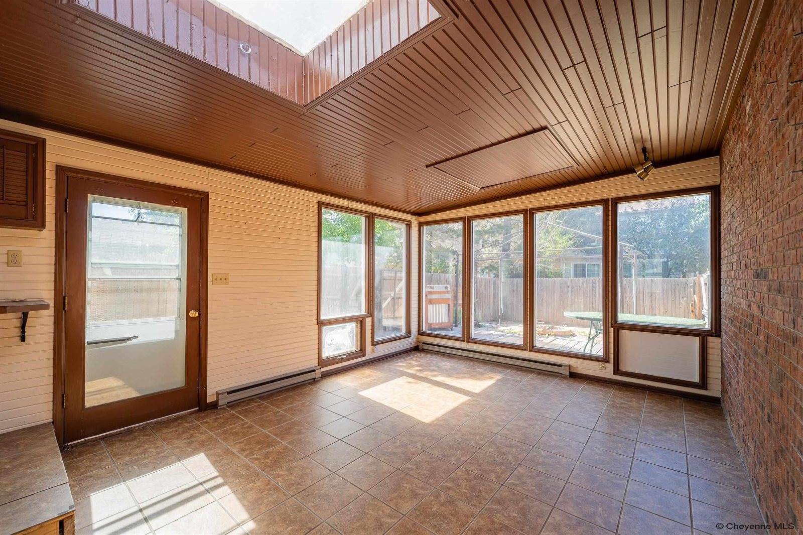 2407 East 16TH St, Cheyenne, WY 82001