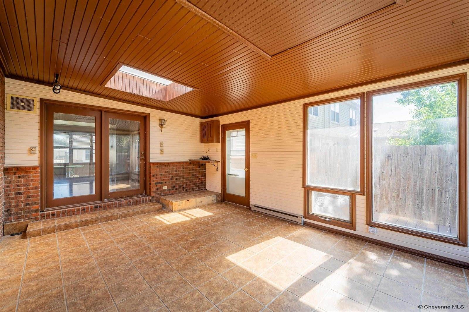 2407 East 16TH St, Cheyenne, WY 82001