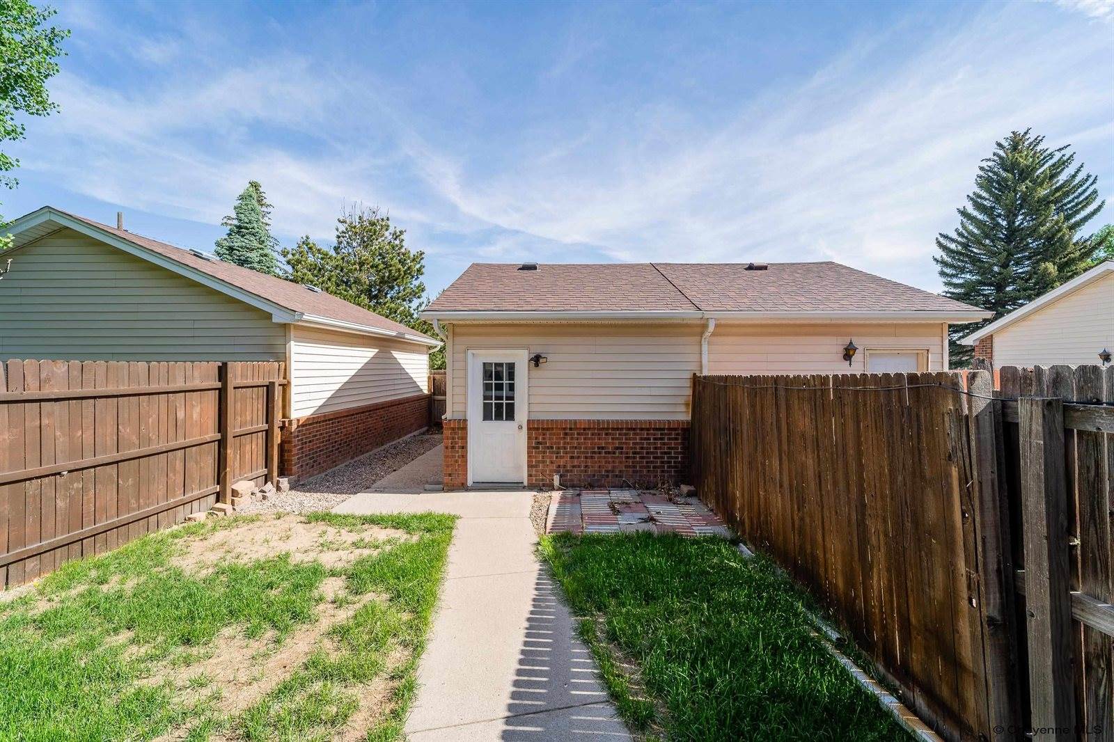 2407 East 16TH St, Cheyenne, WY 82001