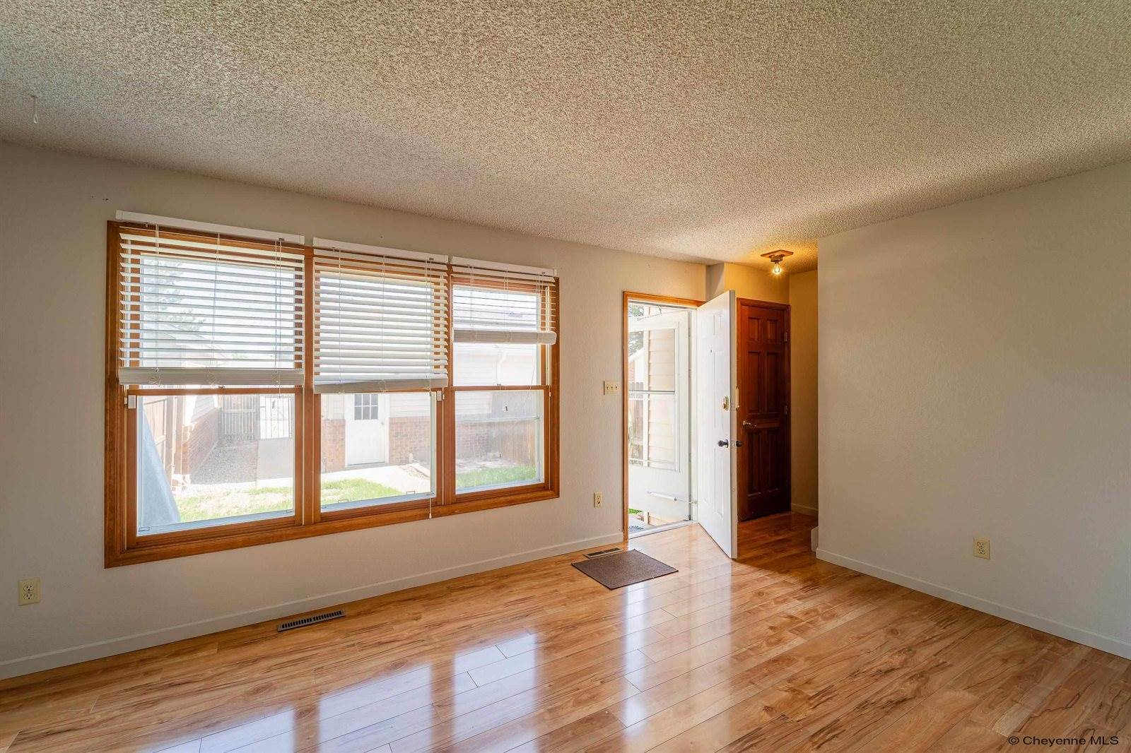 2407 East 16TH St, Cheyenne, WY 82001
