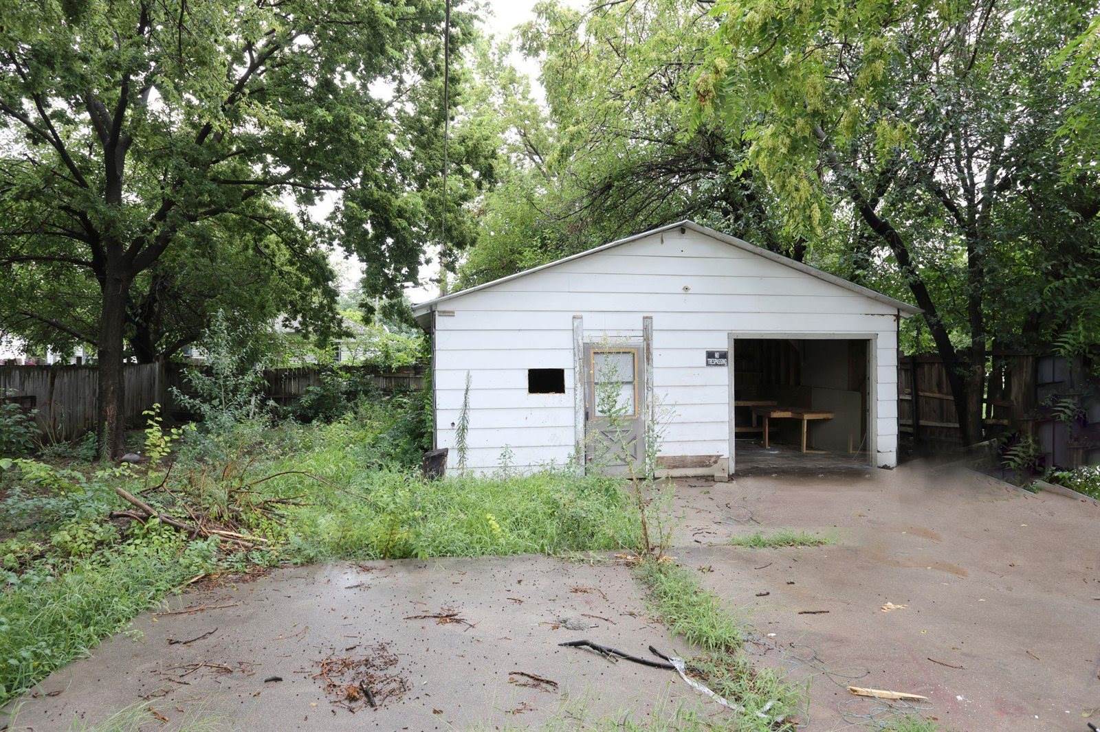 1138 South Hydraulic St, Wichita, KS 67211