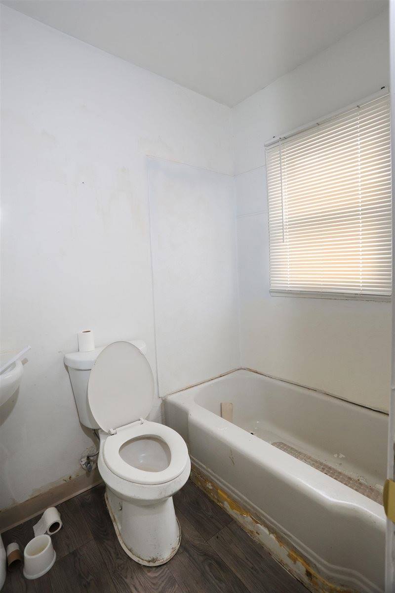 1617 East Lewis St, Wichita, KS 67211