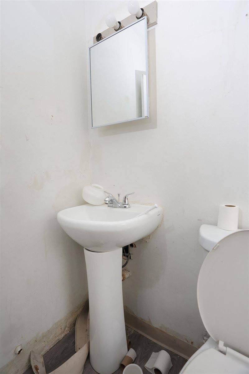 1617 East Lewis St, Wichita, KS 67211