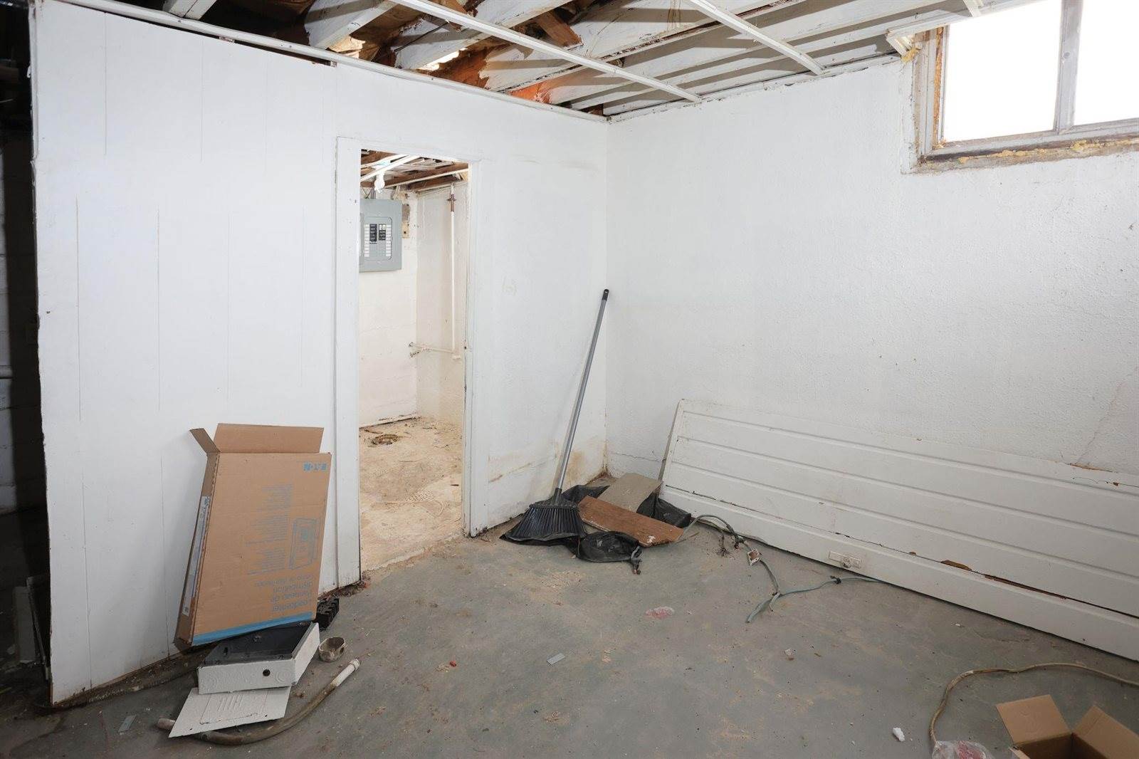 1617 East Lewis St, Wichita, KS 67211