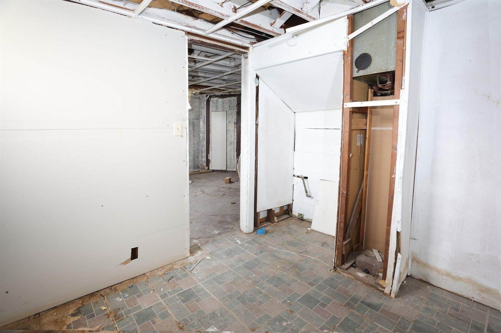 1617 East Lewis St, Wichita, KS 67211