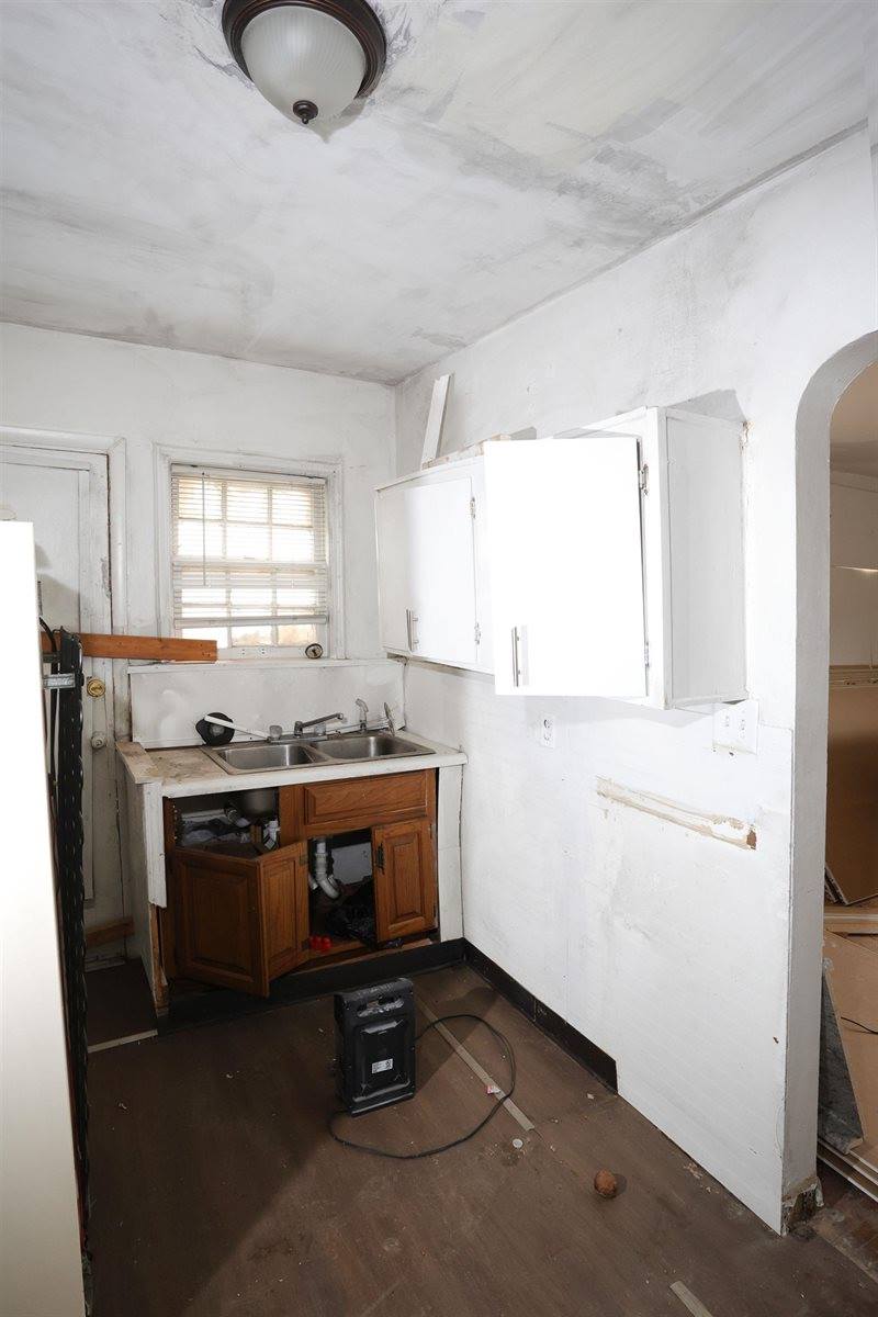 1617 East Lewis St, Wichita, KS 67211