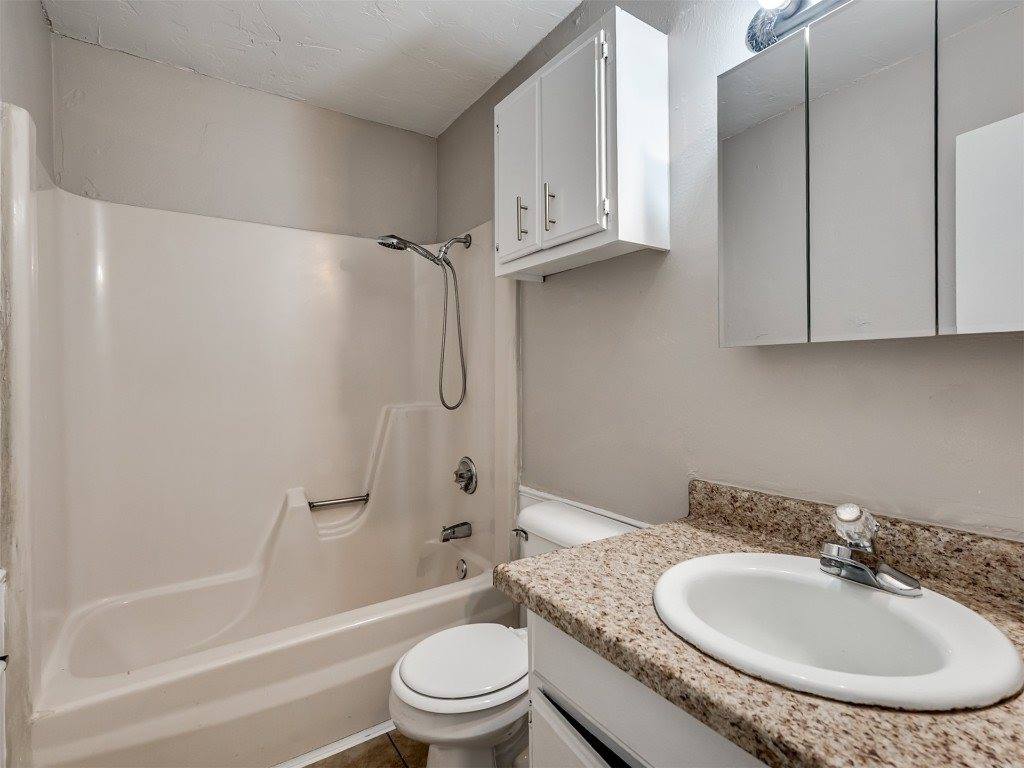 1901 East Main Street, Shawnee, OK 74801