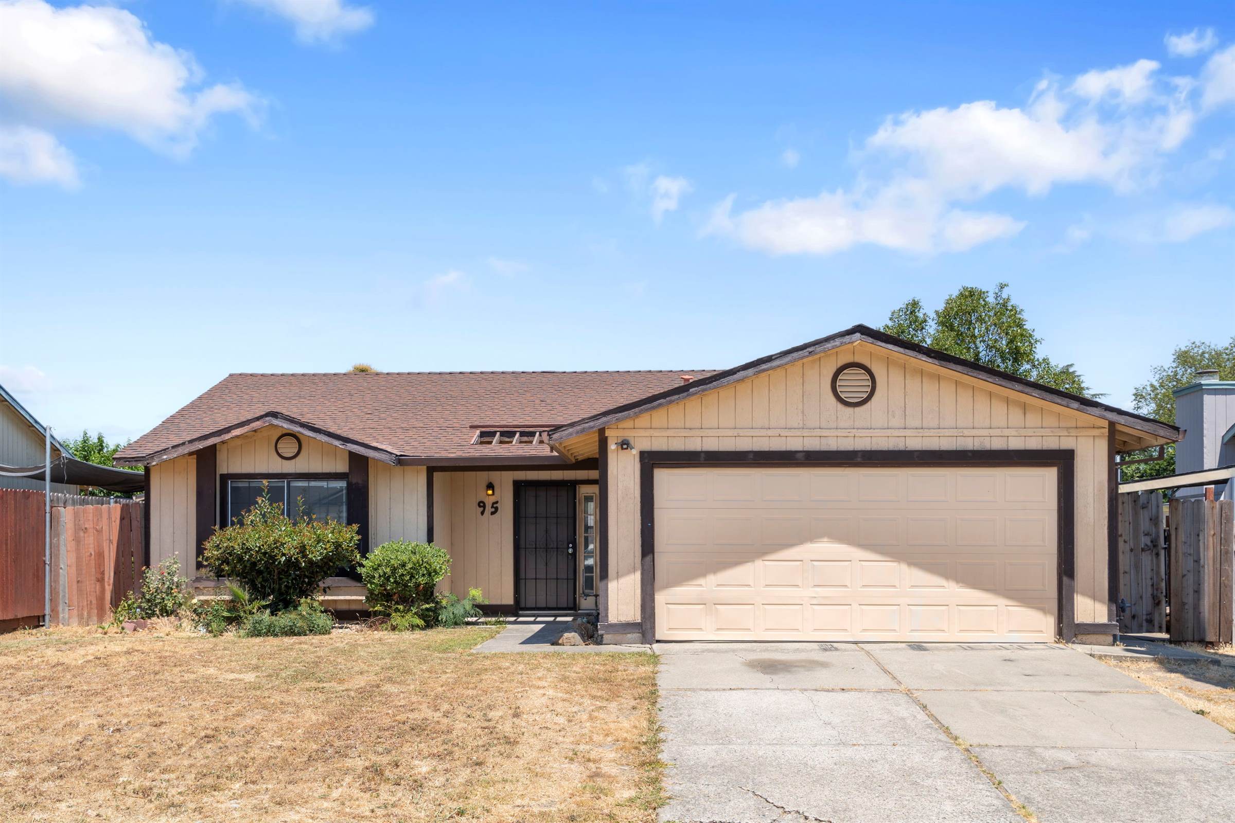 95 Hermes Cir, Sacramento, CA 95823