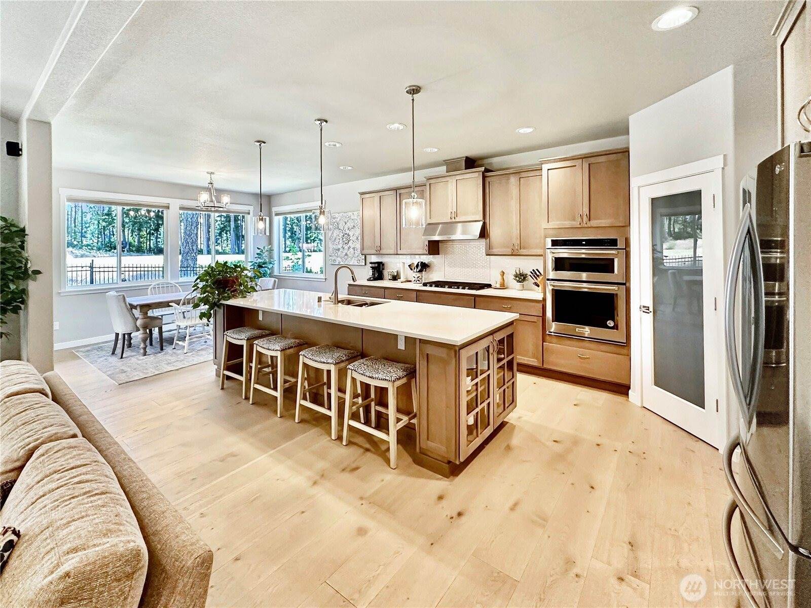 4411 Caddyshack Drive NE, Lacey, WA 98516