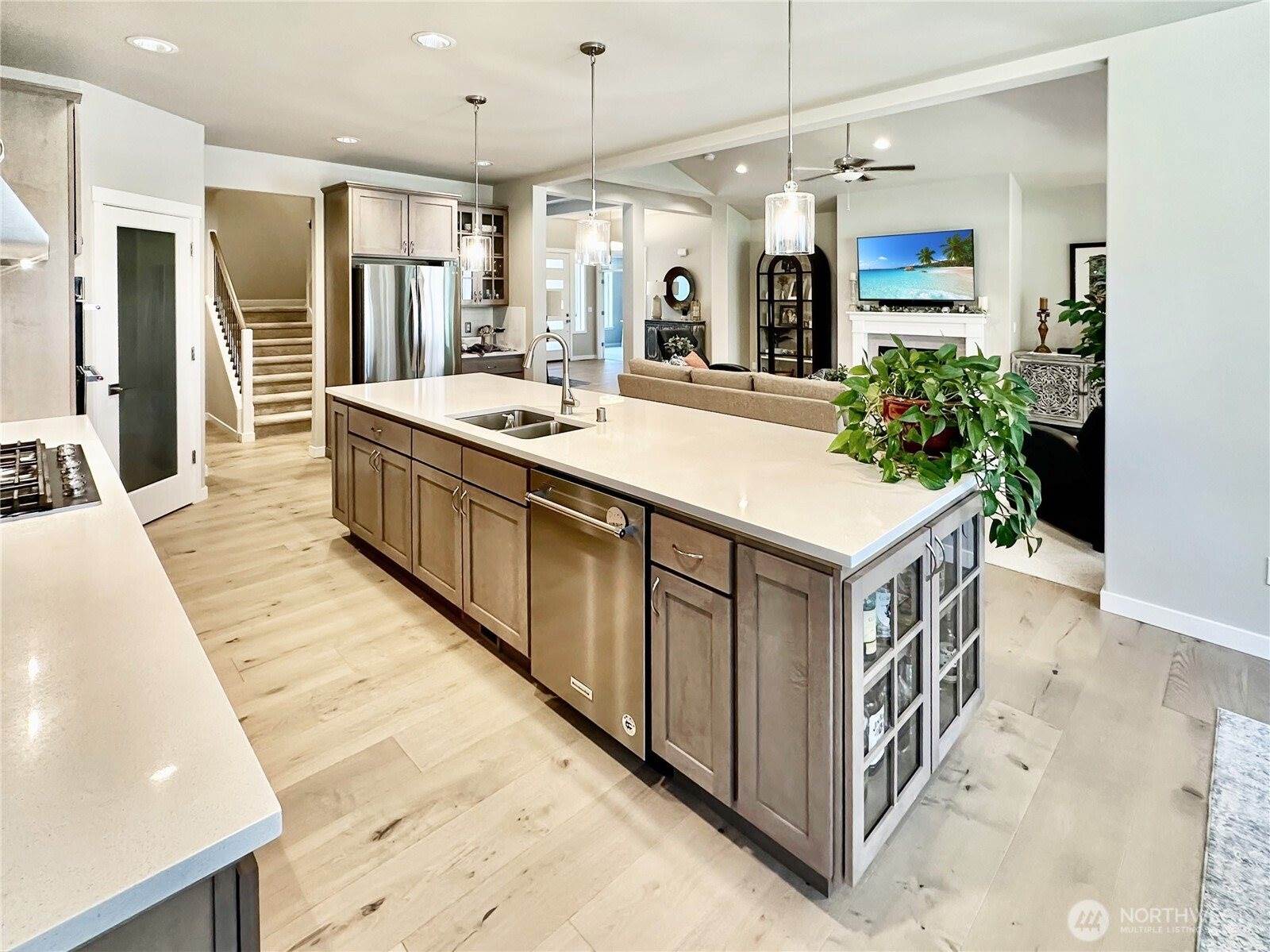 4411 Caddyshack Drive NE, Lacey, WA 98516