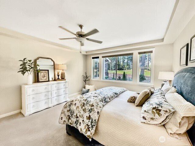 4411 Caddyshack Drive NE, Lacey, WA 98516