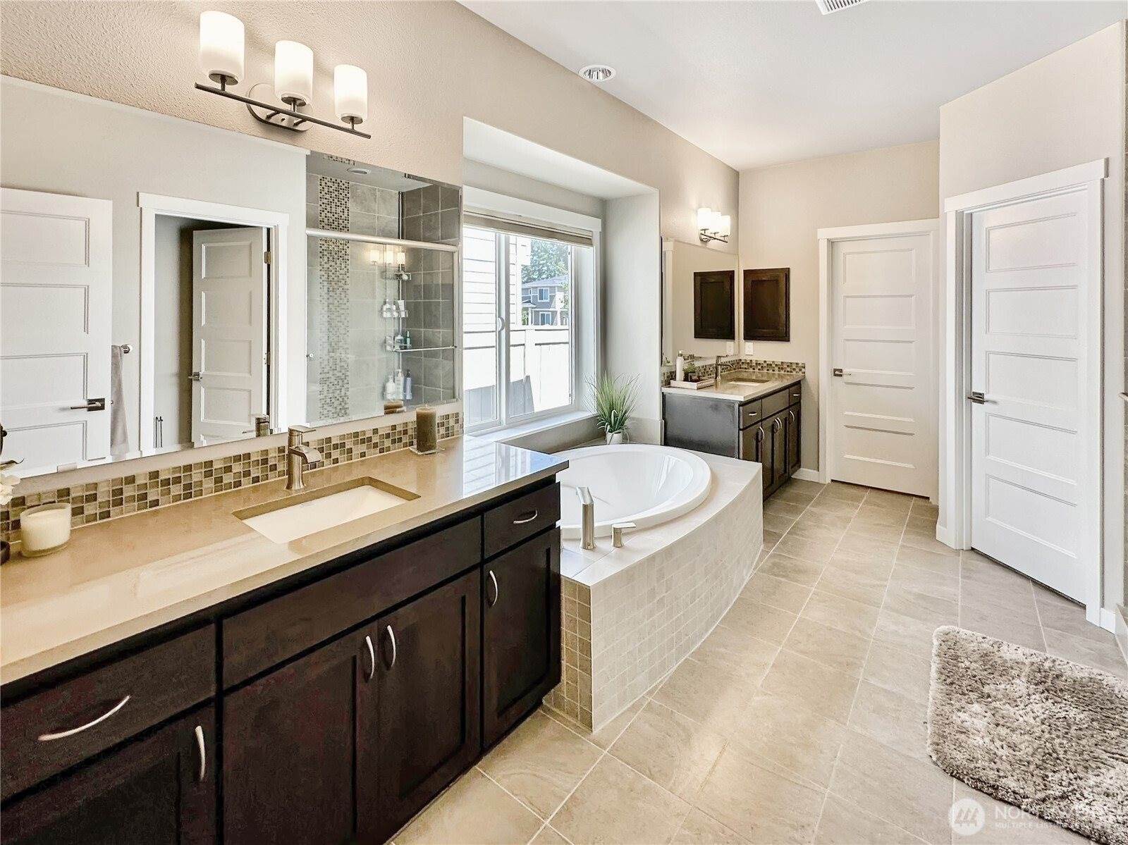 4411 Caddyshack Drive NE, Lacey, WA 98516