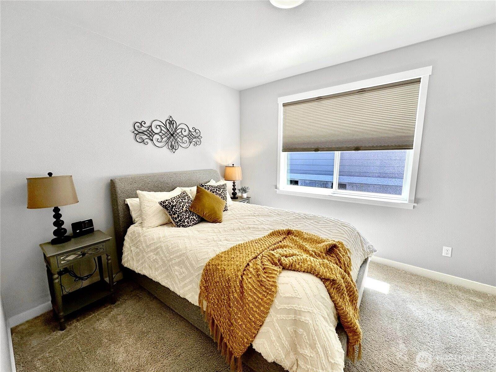 4411 Caddyshack Drive NE, Lacey, WA 98516