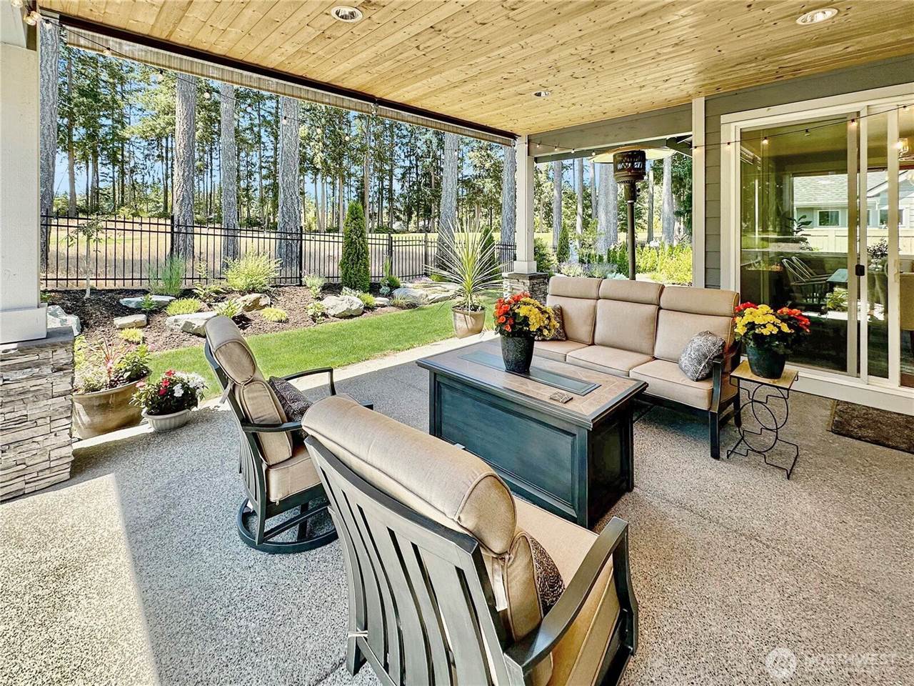 4411 Caddyshack Drive NE, Lacey, WA 98516