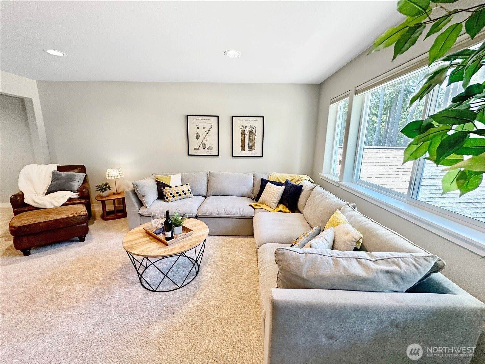 4411 Caddyshack Drive NE, Lacey, WA 98516