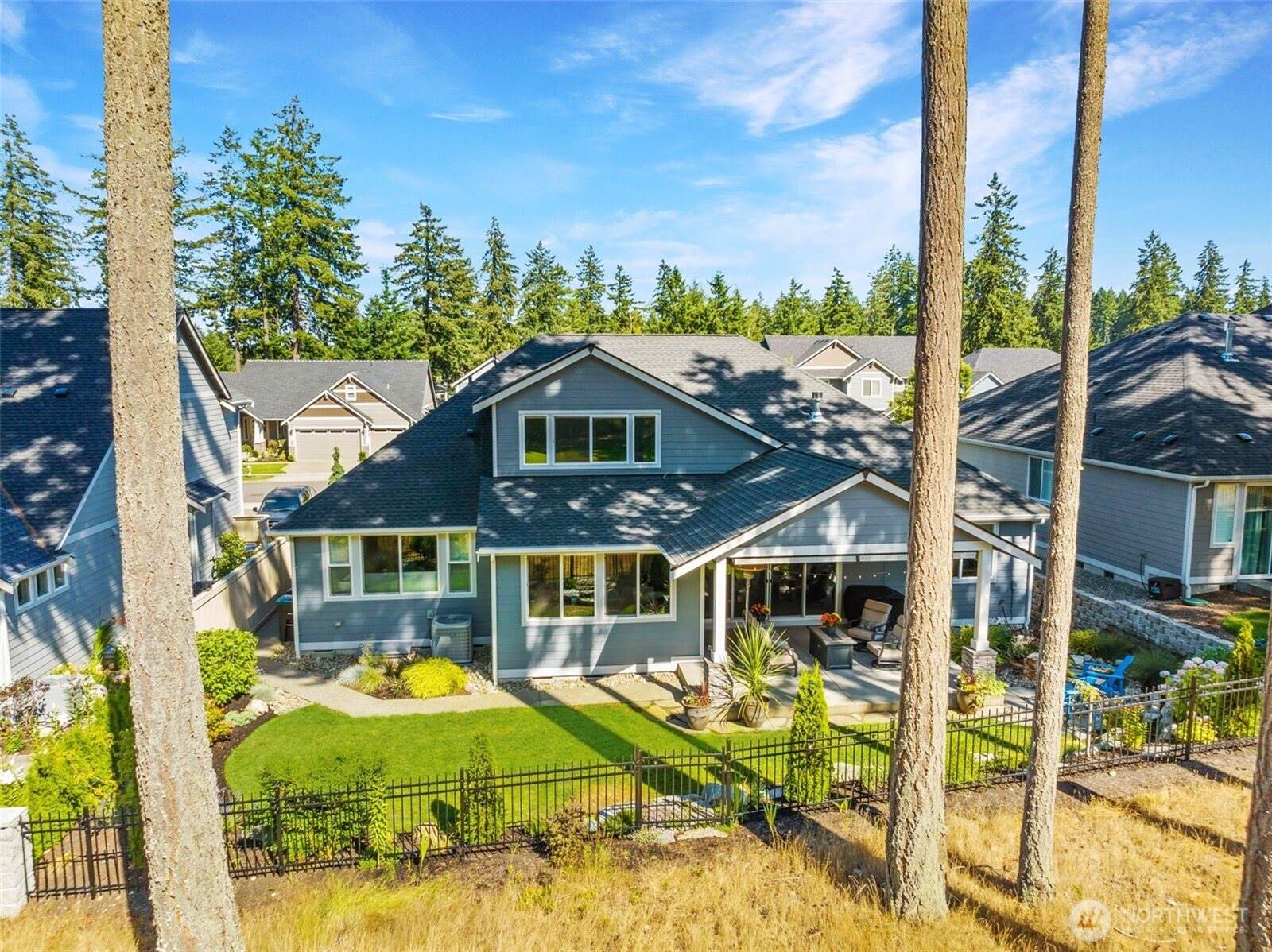 4411 Caddyshack Drive NE, Lacey, WA 98516