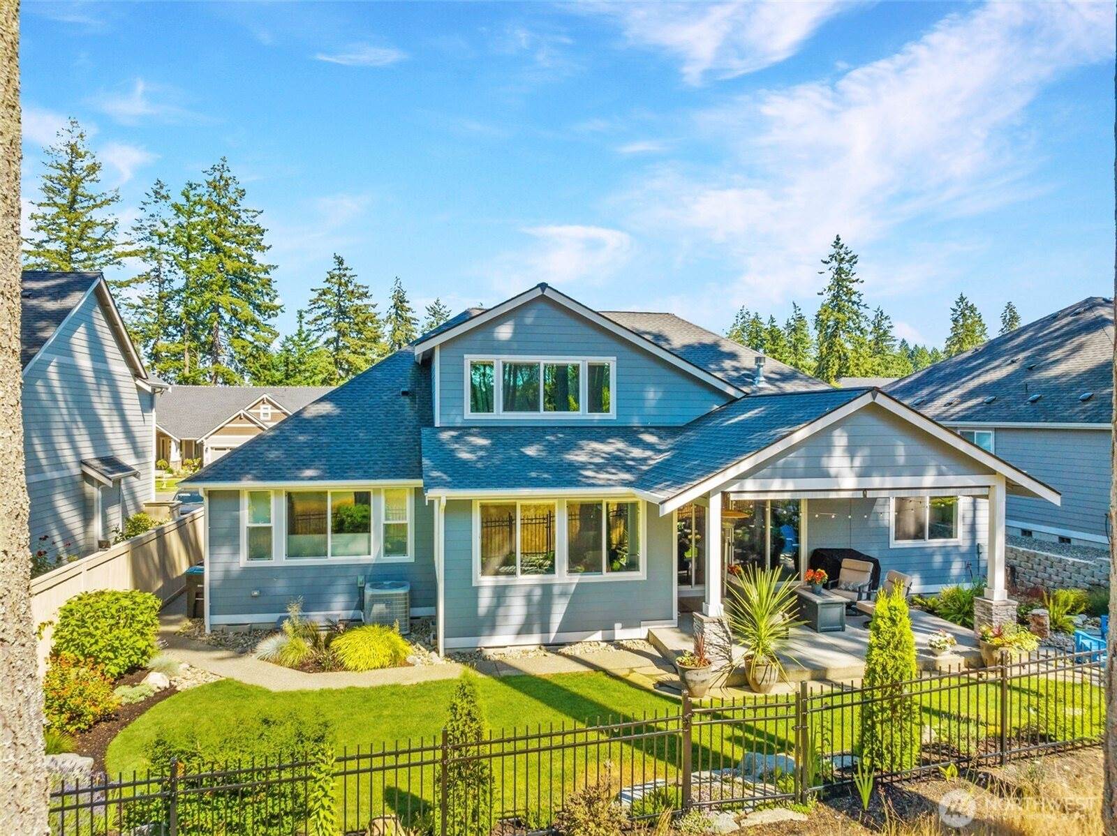 4411 Caddyshack Drive NE, Lacey, WA 98516