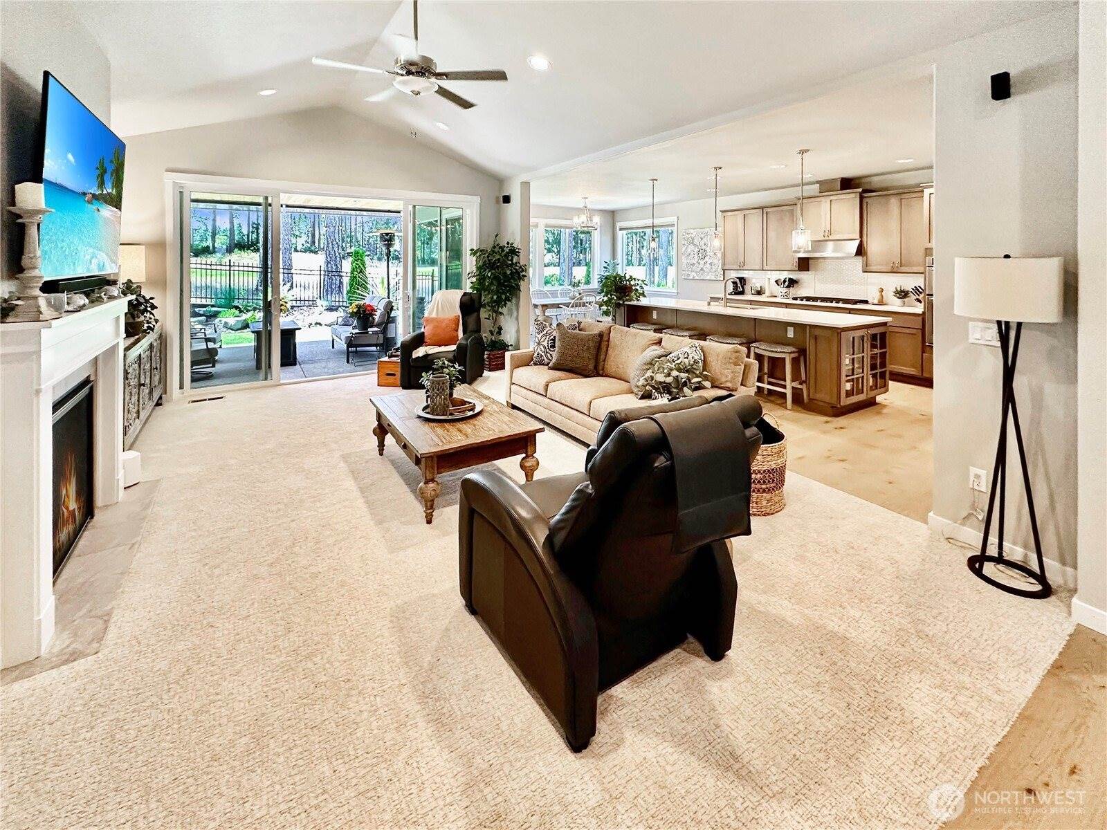 4411 Caddyshack Drive NE, Lacey, WA 98516