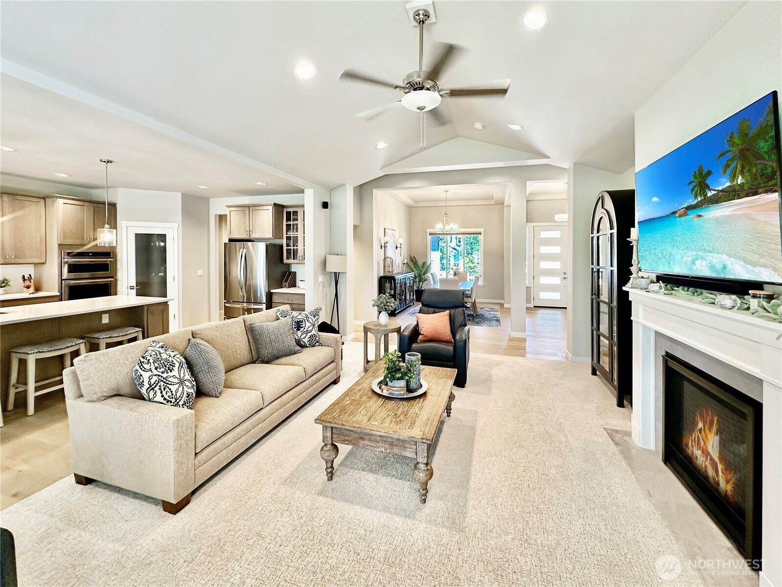 4411 Caddyshack Drive NE, Lacey, WA 98516