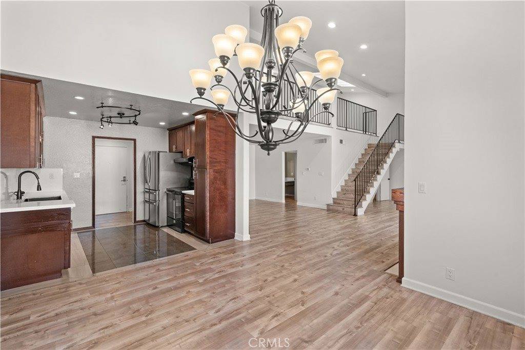 320 East Stocker Street, Glendale, CA 91207