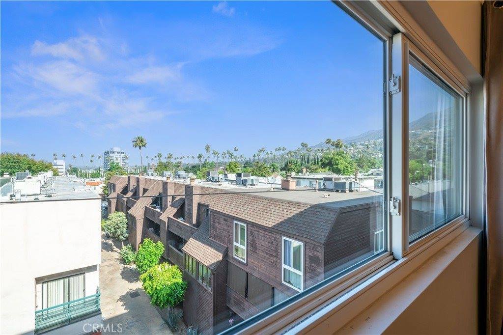 320 East Stocker Street, Glendale, CA 91207