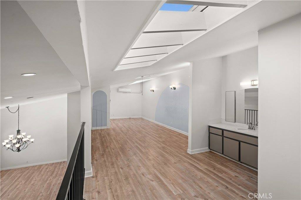 320 East Stocker Street, Glendale, CA 91207