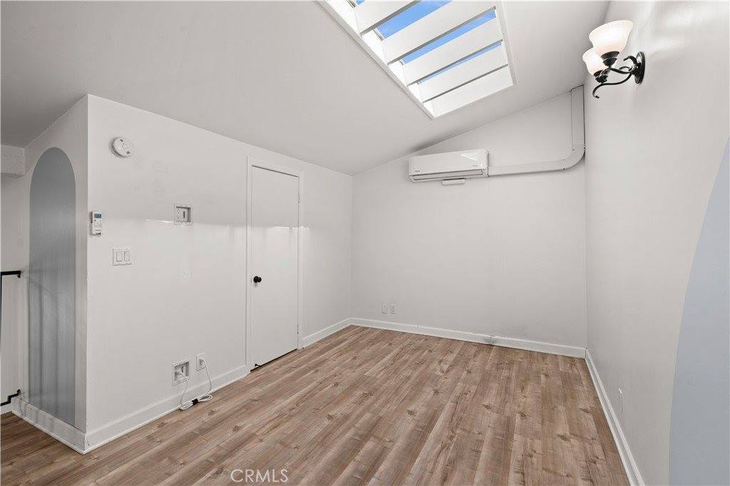 320 East Stocker Street, Glendale, CA 91207