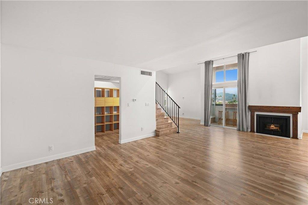 320 East Stocker Street, Glendale, CA 91207